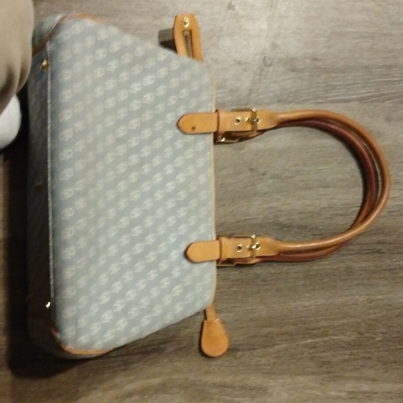 Handbag - Picture 2 of 6